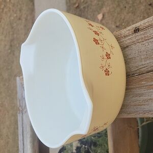 Pyrex Corning NY  2.5 Quart Trailing Flowers Casserole Dish Oven Or Microwave
